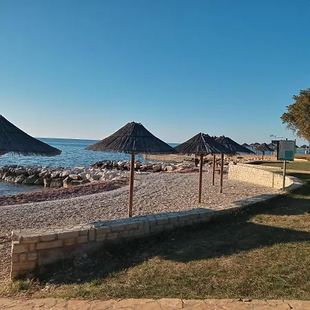 Apartment Apartman Sole Karigador