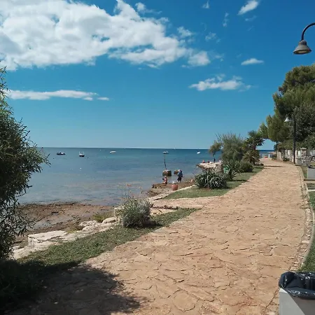 Apartment Apartman Sole Karigador
